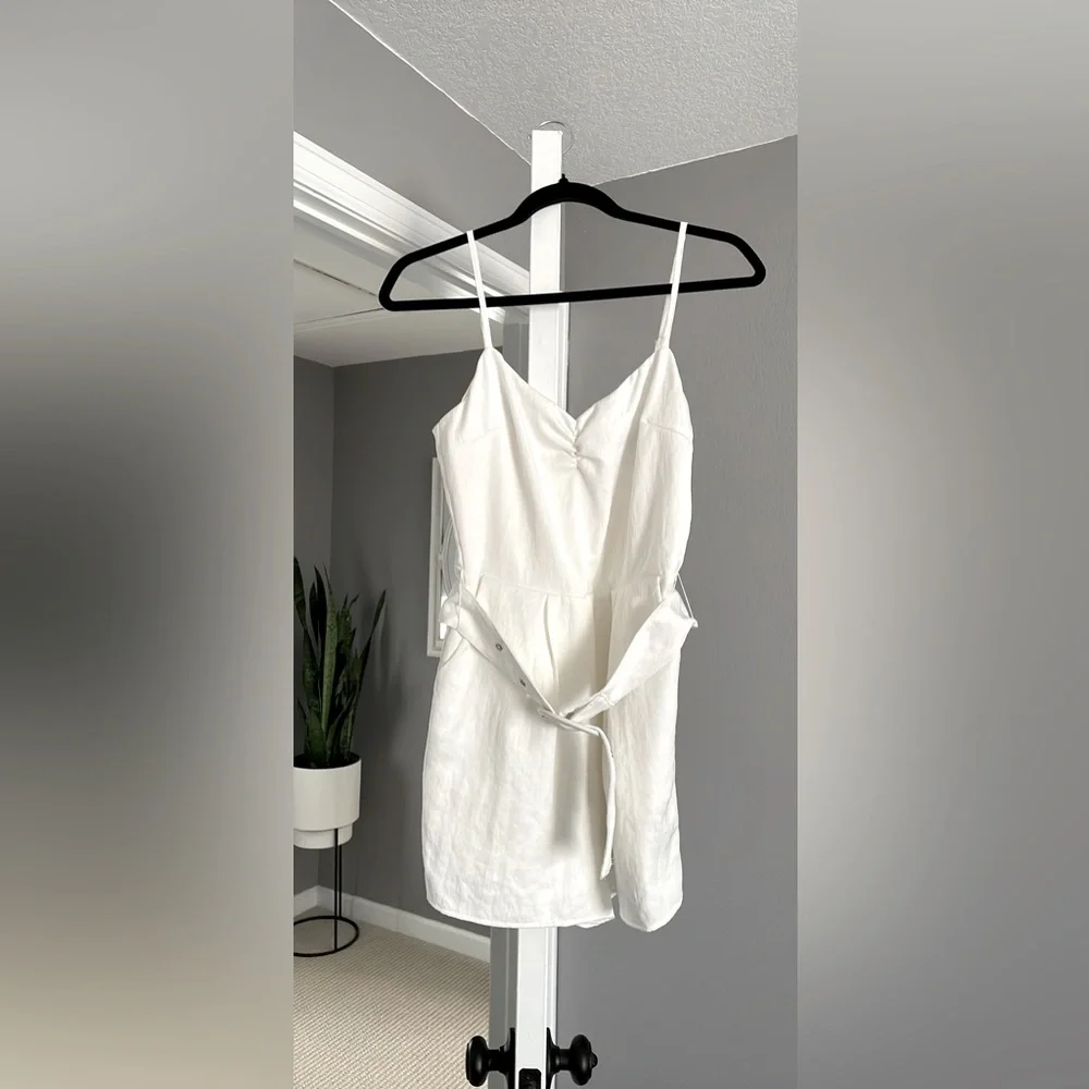 White romper - Picture 5 of 6